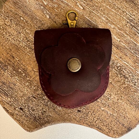 Portland Leather Petunia Pouch MERLOT Purse Charm FAST SHIP NEW - Picture 2 of 4
